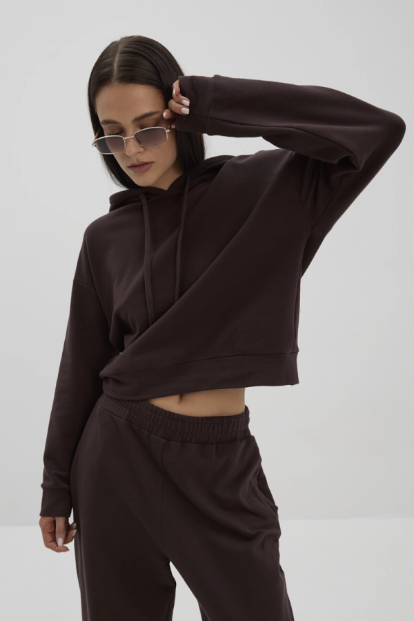 Bluza damska Kai – zbliżenie na dekolt i materiał