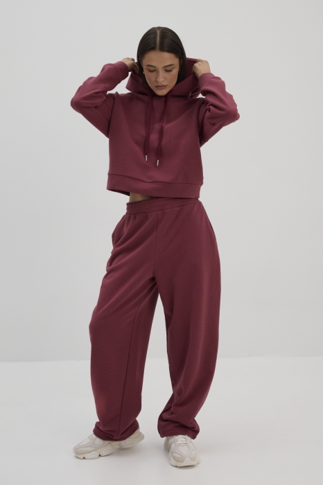 Komplet dresowy Kai różowy – bluza i spodnie, stylizacja