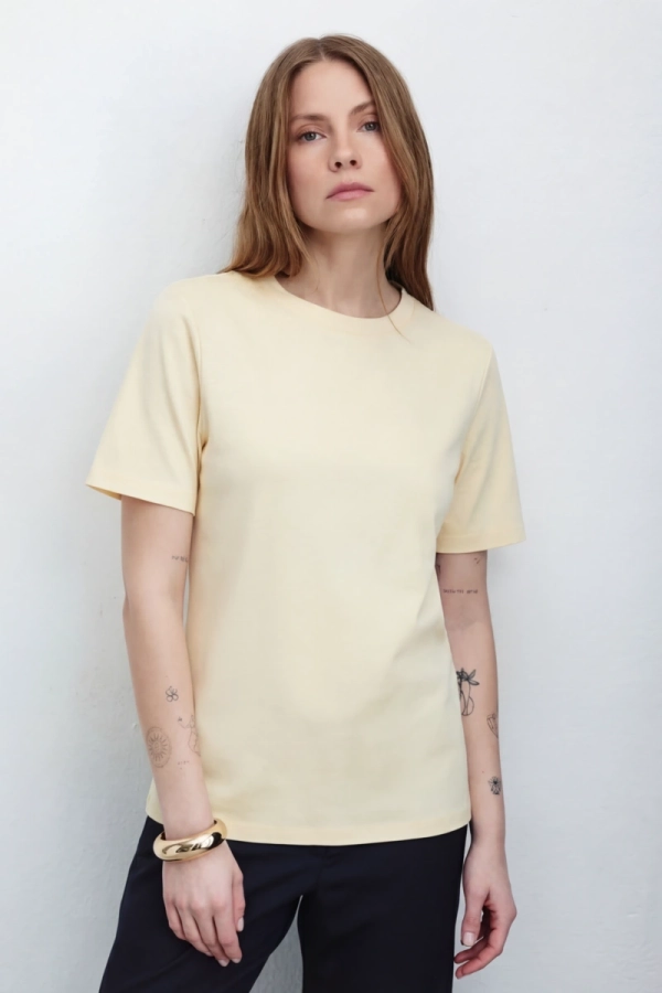 T-shirt damski Muse – sylwetka